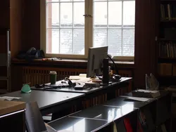 Lesesaalaufsichtsplatz Archiv im NLS (8.02.2021)