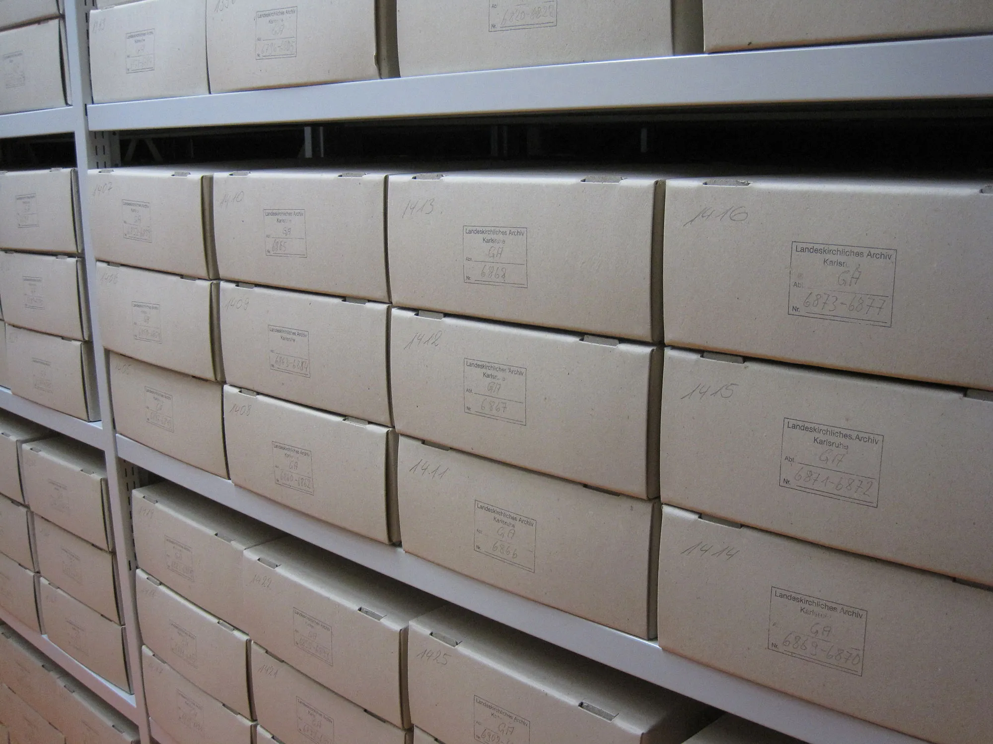 Regal mit Bestand im neuen Magazin