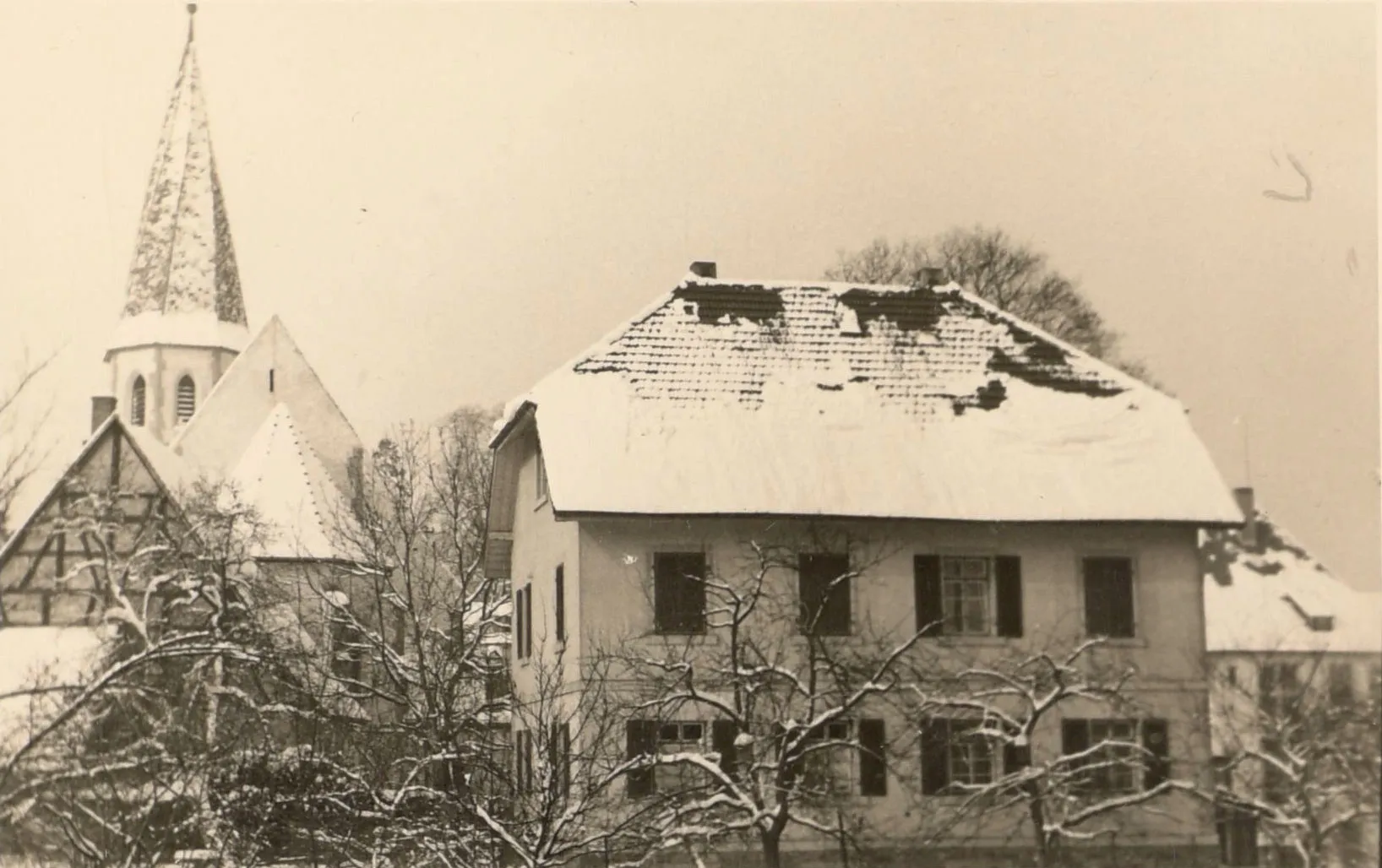 Grötzingen Pfarrhaus und Kirche (um 1965)